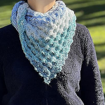 Dandan cable shawl