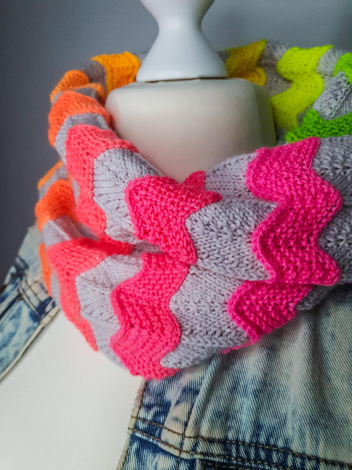Wavy Path Cowl