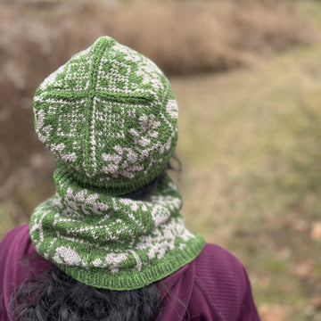 Acorn and Oak Hat (Knit)