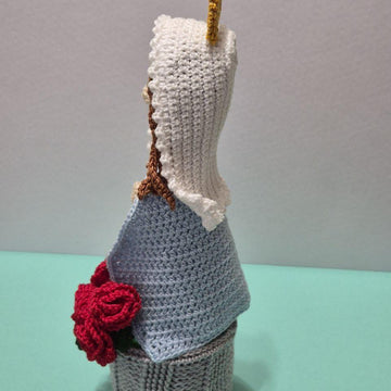 Virgin Mary with roses