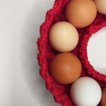 Crochet Easter basket for eggs pattern