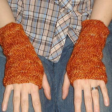 Reversible Cabled Wrist Warmers