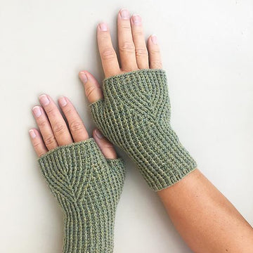 Hosta fingerless gloves
