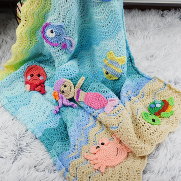 Undersea sweetness baby blanket with 7 sea creature appliques