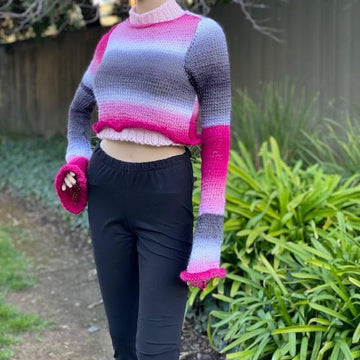 Bell Fitted Cropped sweater