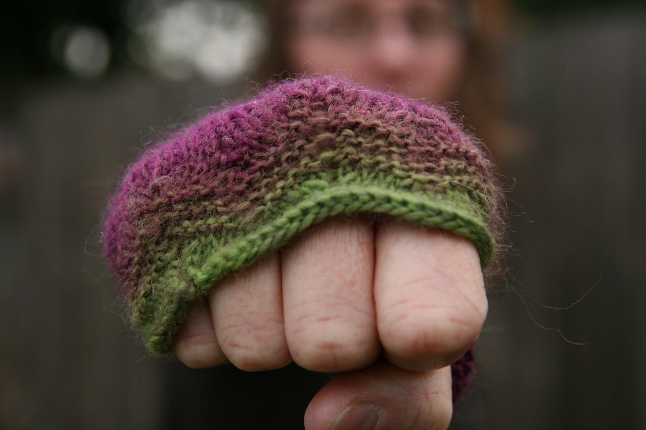 Arms Akimbo Mitts