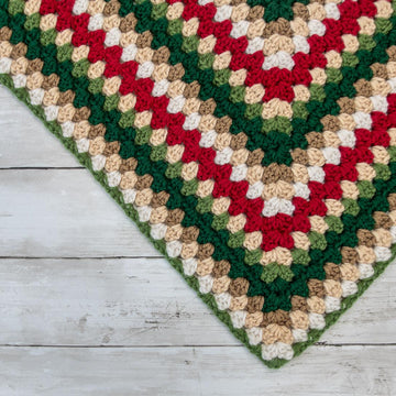 Classic Christmas Infinity Granny Square