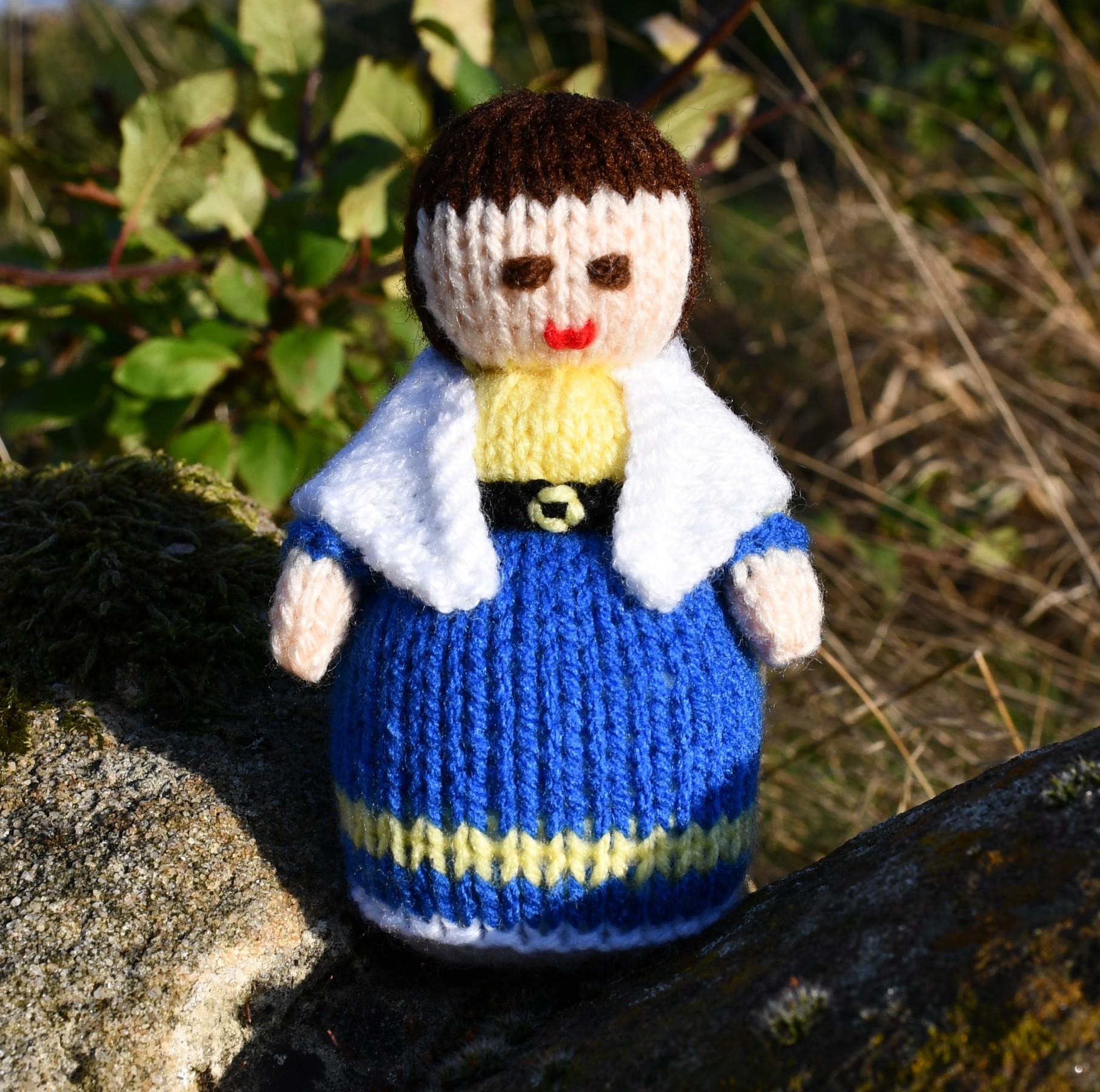 Victorian Postmistress Doll Knitting Pattern - Toy Knitting Pattern