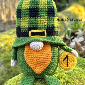 St Patrick gnome with legs