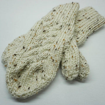 Cable Mitten Pattern by Lisa Vanilla