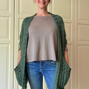 Easy Crochet Pocket Shawl Pattern: Easy Pleases-Me Pocket Shawl