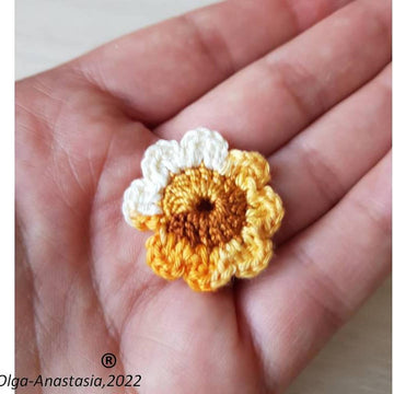 Medium crochet flower for autumn decor