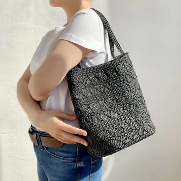 Crochet Raffia Tote Bag Pattern: Leaf Design