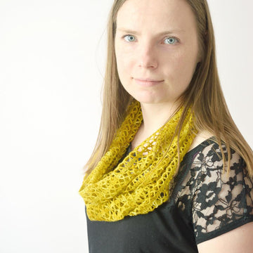 Sunny Lace Cowl