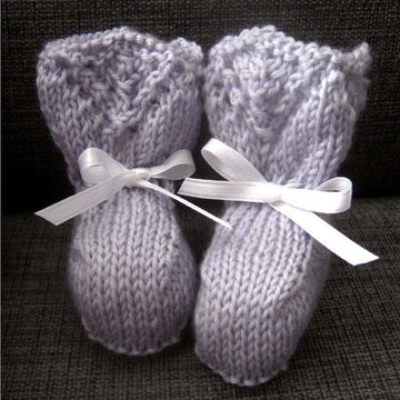 Vivienne Bonnet & Booties Set (DK)