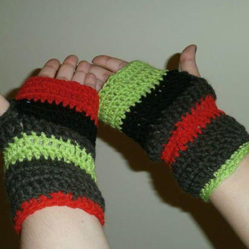 Fingerless Gloves with Anatomical Thumb