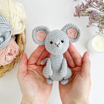 Crochet mouse toy amigurumi pattern