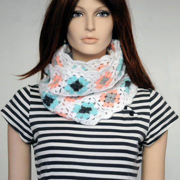 Dorotha crochet loop scarf