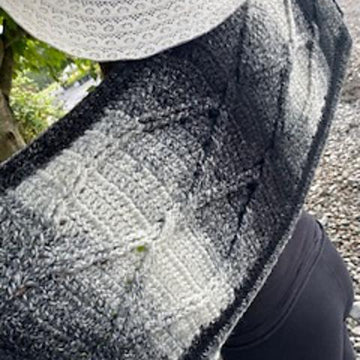 Lazy Cables Pocket Shawl