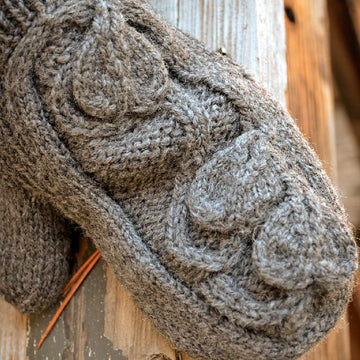 Ivy Vine Mittens