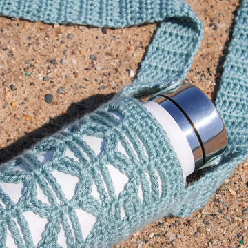 Bergen Bottle Cozy in Lion Brand Heartland - M23057 HL - Downloadable PDF