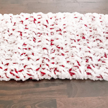 Peppermint Swirl Table Runner
