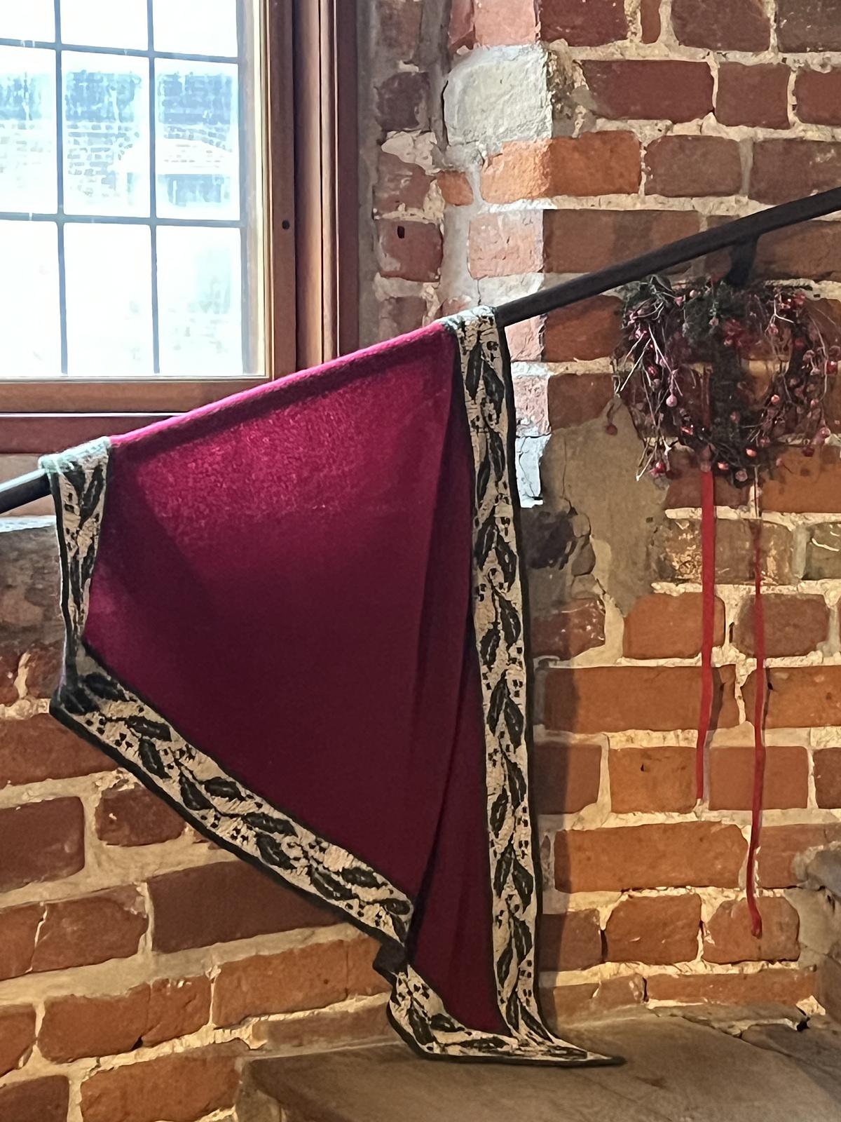 Holly Wreath Shawl