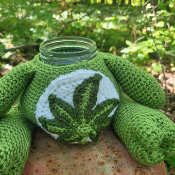 Mary Jane Leaf Stash Jar Bear