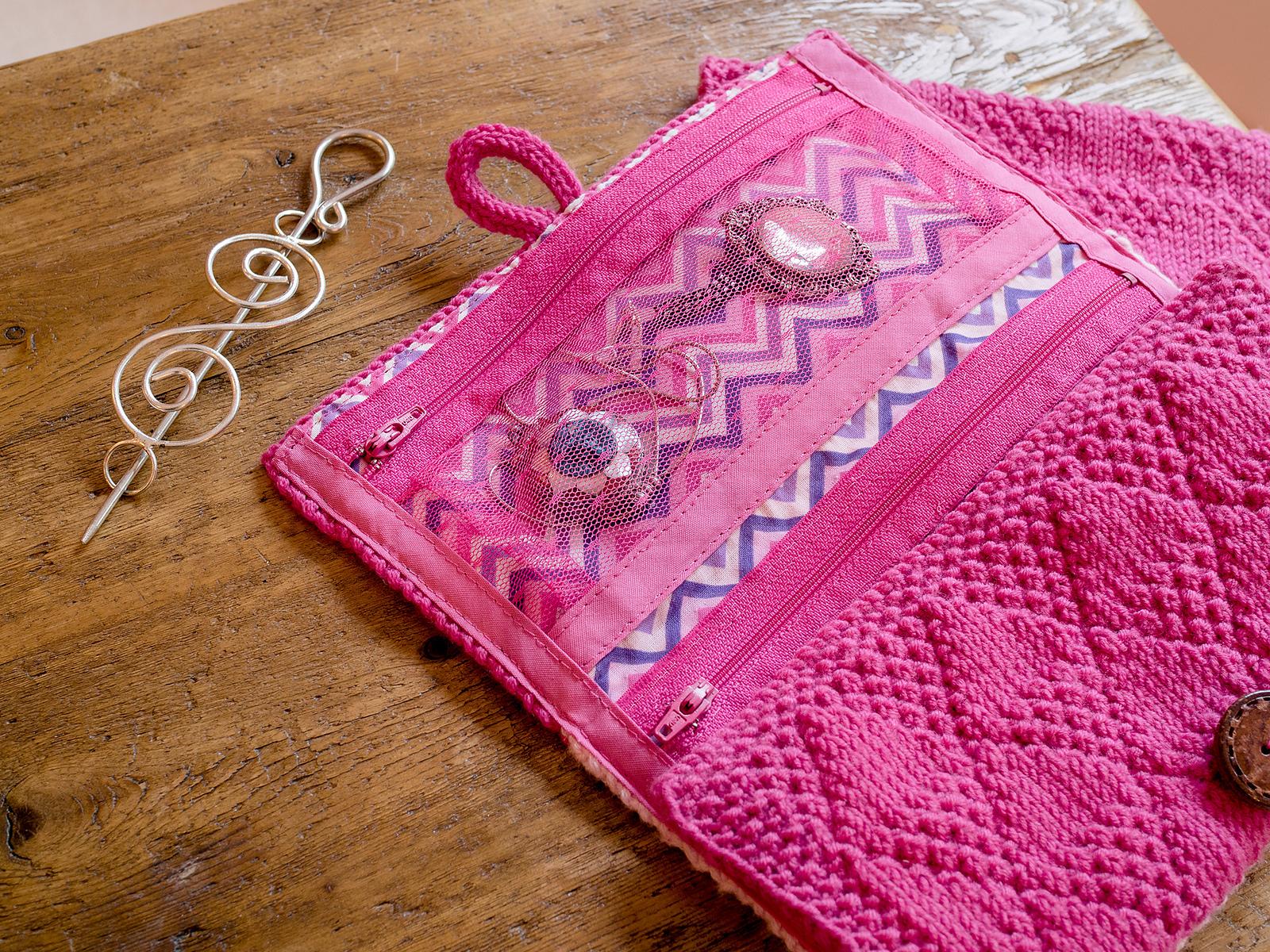 Wrendale Jewellery Roll Knitting Pattern