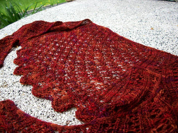 Scalloped Edge Shawlette
