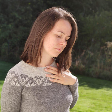 Ixia (sweater)