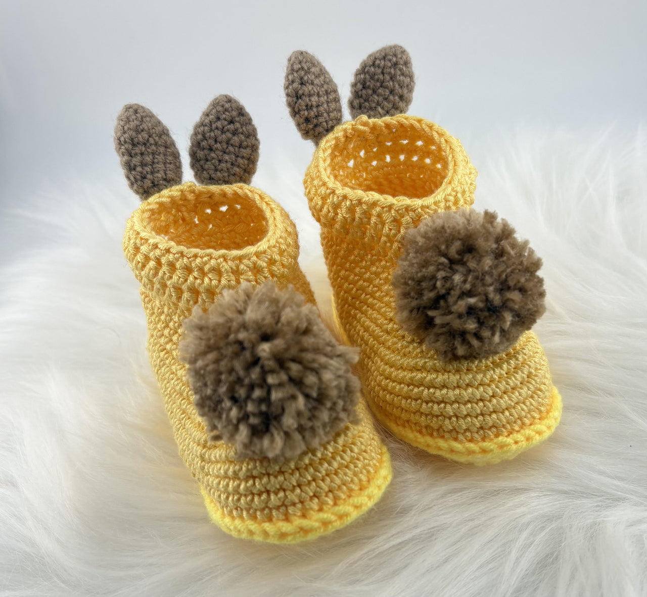 Easy Bunny Baby Booties Crochet Pattern – Available in English and Portuguese