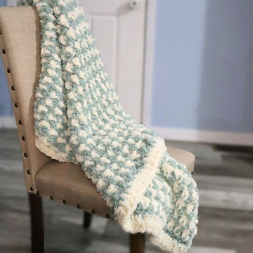 Quick and Easy Fluffy Throw Blanket