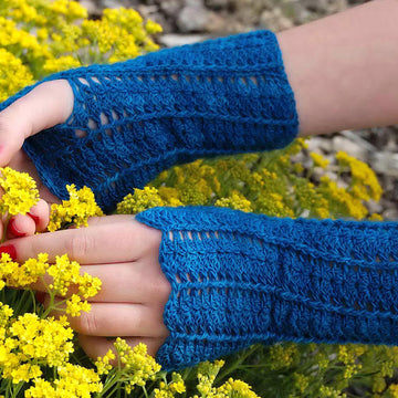 She Walks in Beauty Fingerless Gloves