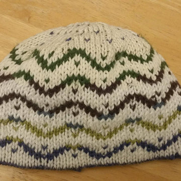 Reversible Dotted Waves Hat