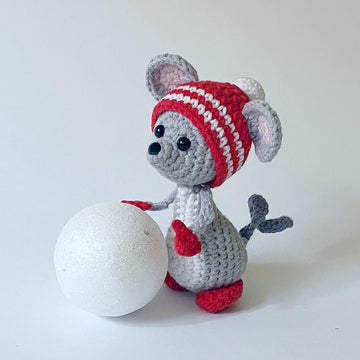 Mouse with hat