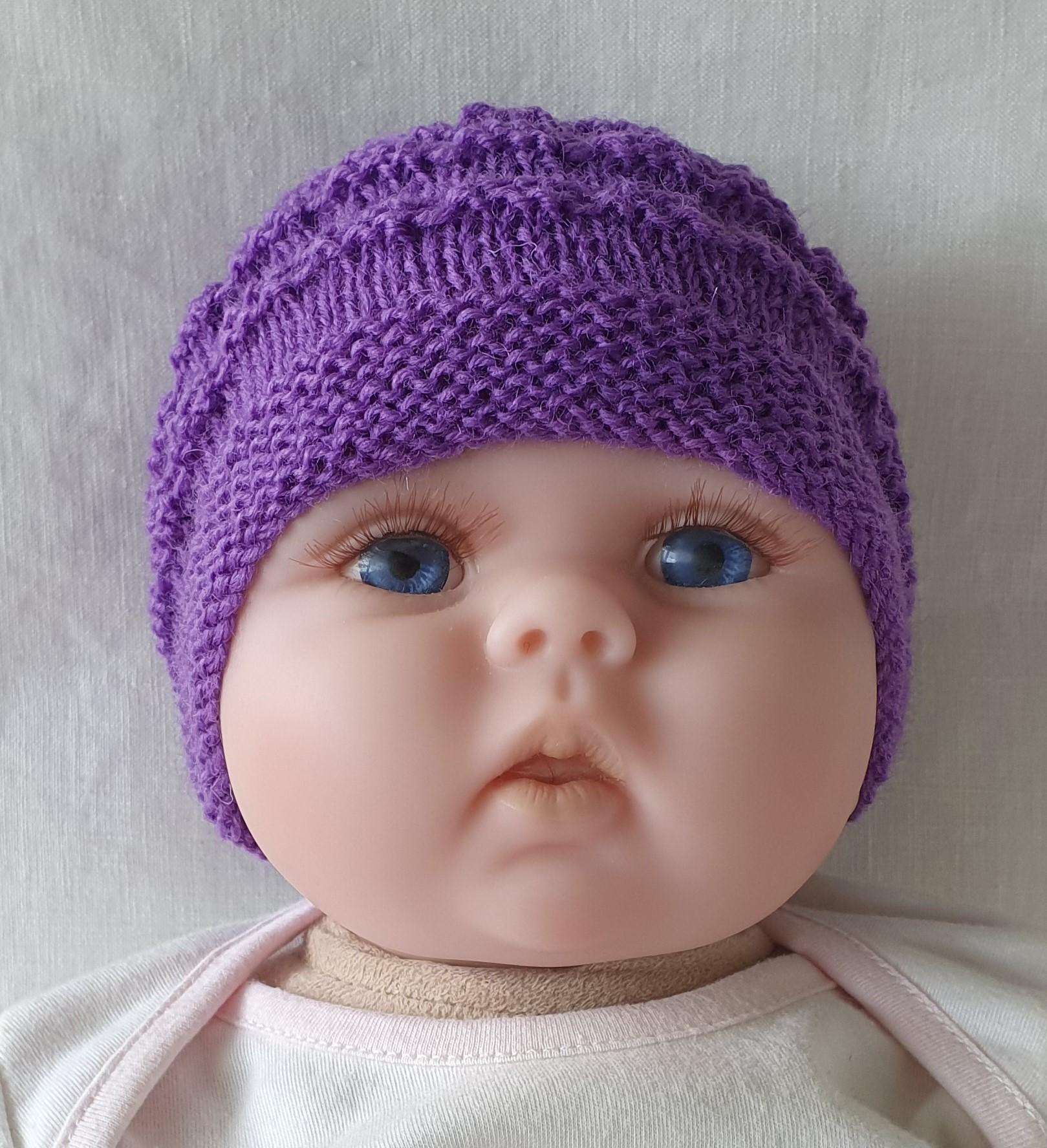 Lotty - Babies 4ply eyelet Beanie