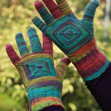 Squarepoint finger gloves