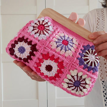 Chiara Clutch in Pink Bag
