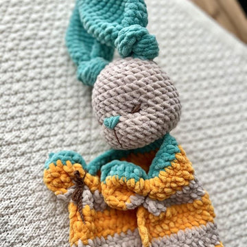 Sleepy Bunny Snuggler Crochet Pattern, Baby Comforter, Security Blanket, Comforter Pattern, PDF in English