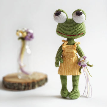 Crochet pinafore for doll or toy
