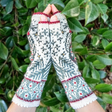 Merry Christmas Tree Mitts