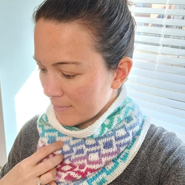 Arona Cowl