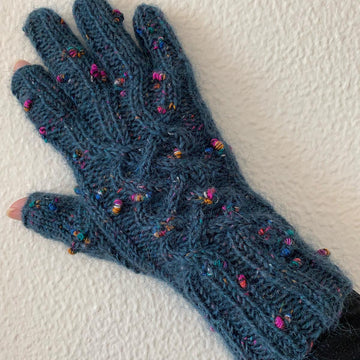 Grateful Cable Gloves