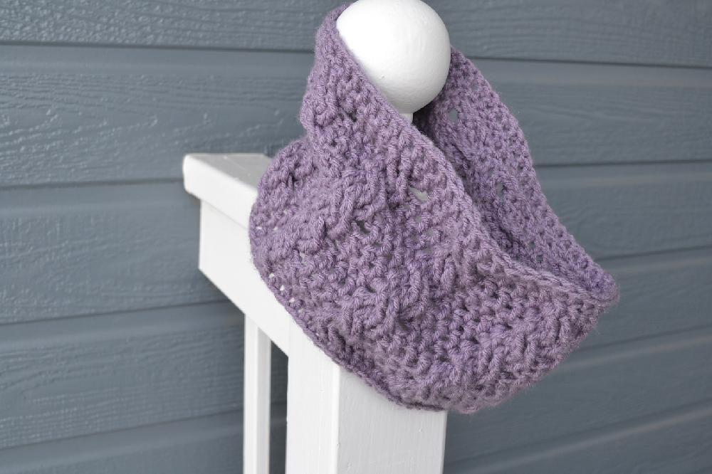 Amber Cabled Cowl