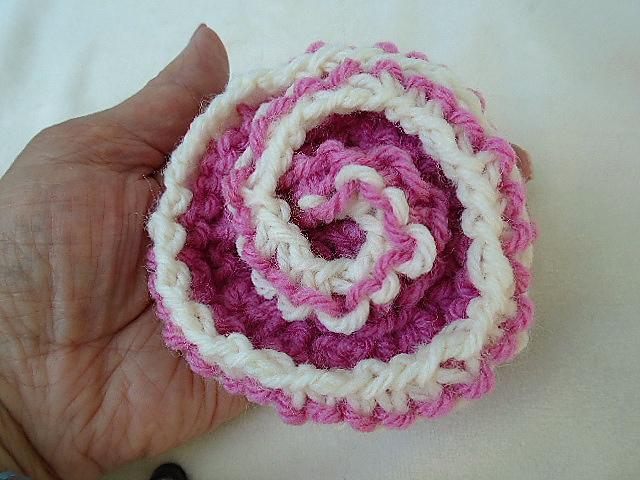 820 2-Tone Sprial Flower and Leaf
