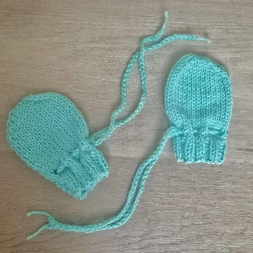Newborn Knit Baby Mitts