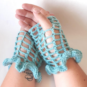 Nix lace crochet gloves