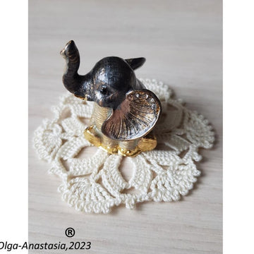 Openwork antique flower