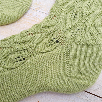 Leaf Twine Socks